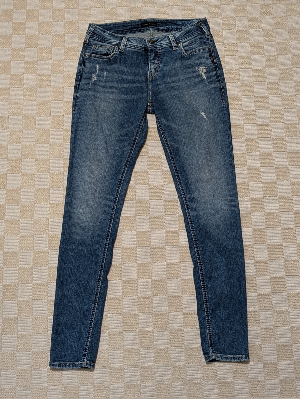 Silver Jeans Co. girlfriend blue distressed skinny jeans size 29